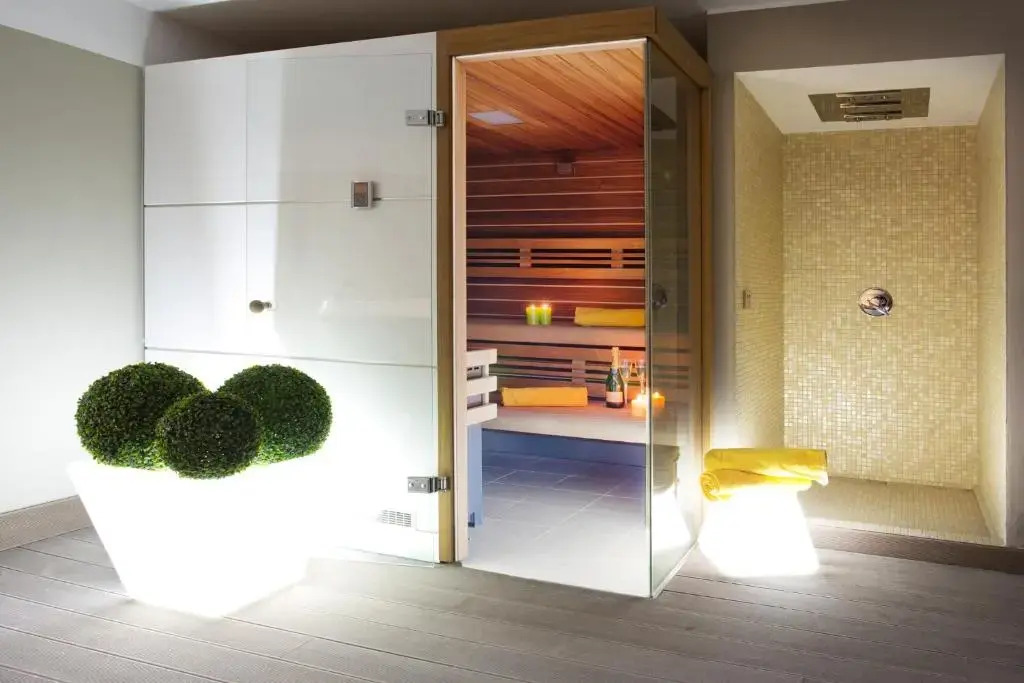 Sala Comacina Apartment No 1 (Sleeps 10)