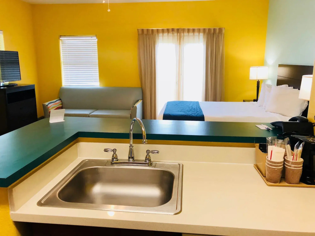 The Island Hotel Near Beach Port Aransas