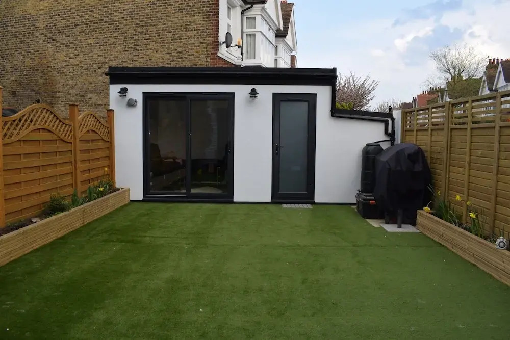 Modern Family Home Near Wimbledon With Garden