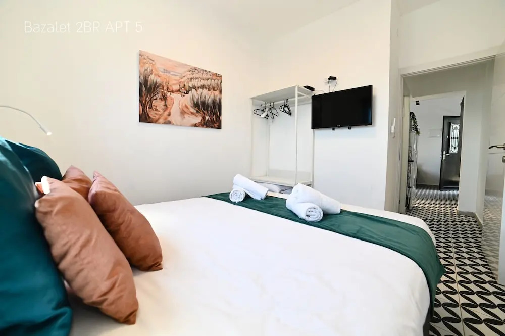 Bazelet Apartments