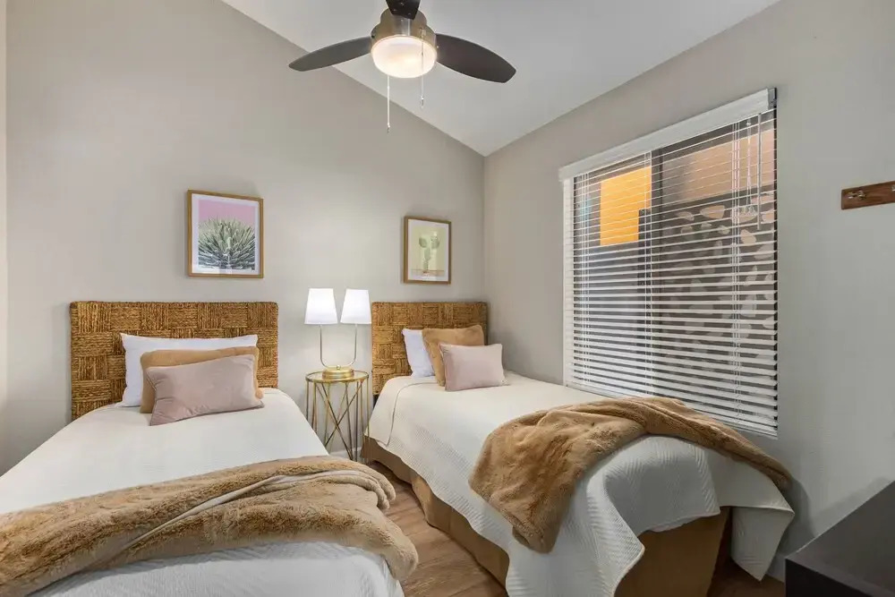 110th Scottsdale 3 Bedroom Home by RedAwning