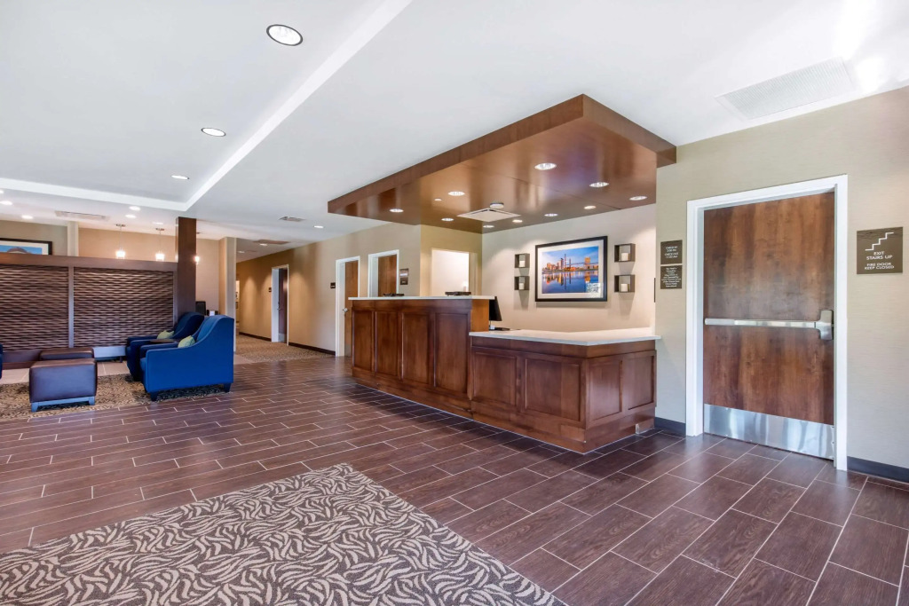 Comfort Inn & Suites At CrossPlex Village