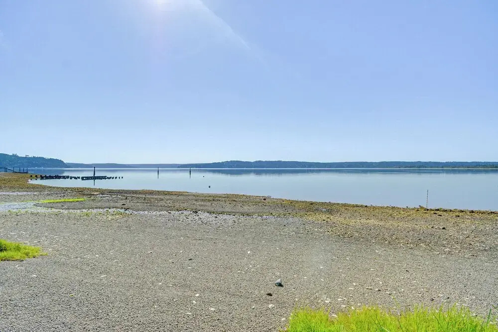 Oyster Haven: Private Oyster Beach W/kayaks