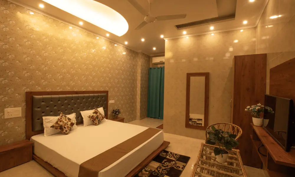 Hotel Gangotri Plaza