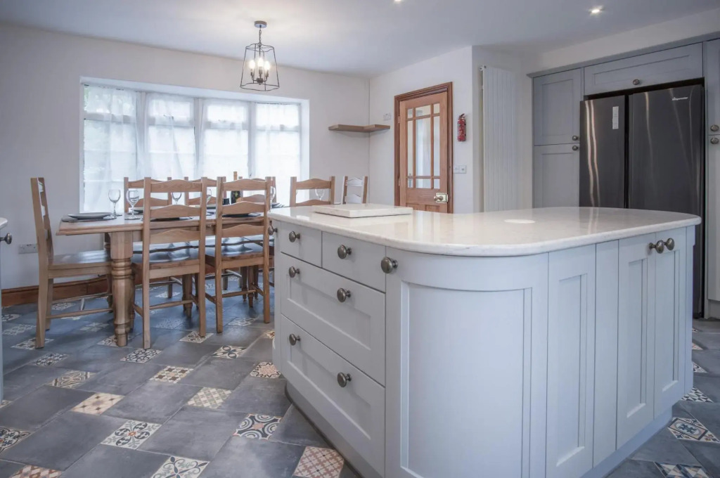 Pendeilo Villa - 5 Bedroom Holiday Home - Amroth