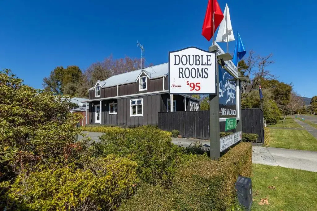 Sportmans Lodge