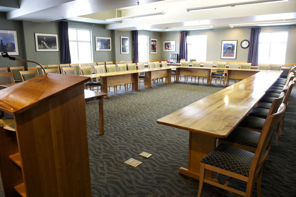 Dimond Center Hotel