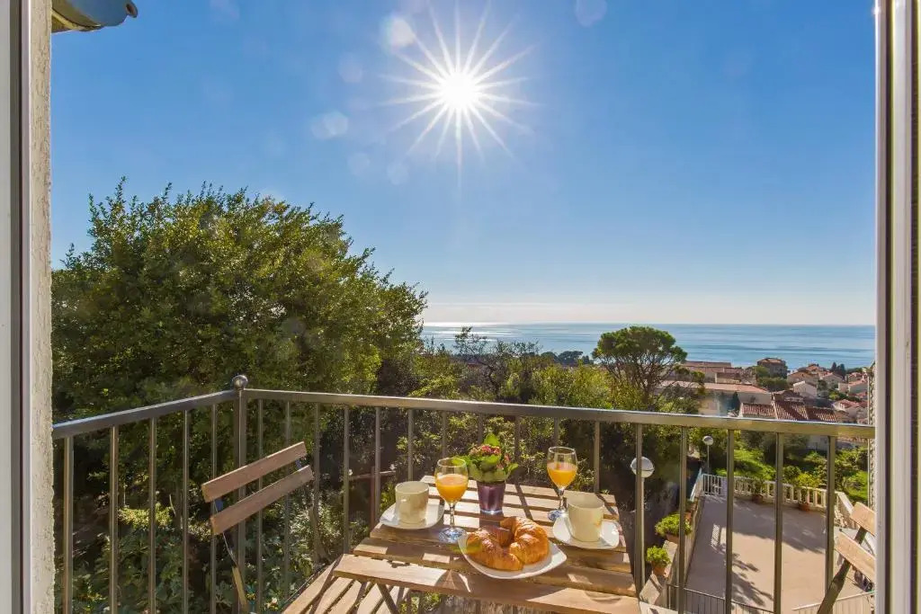 Sunset Apartment