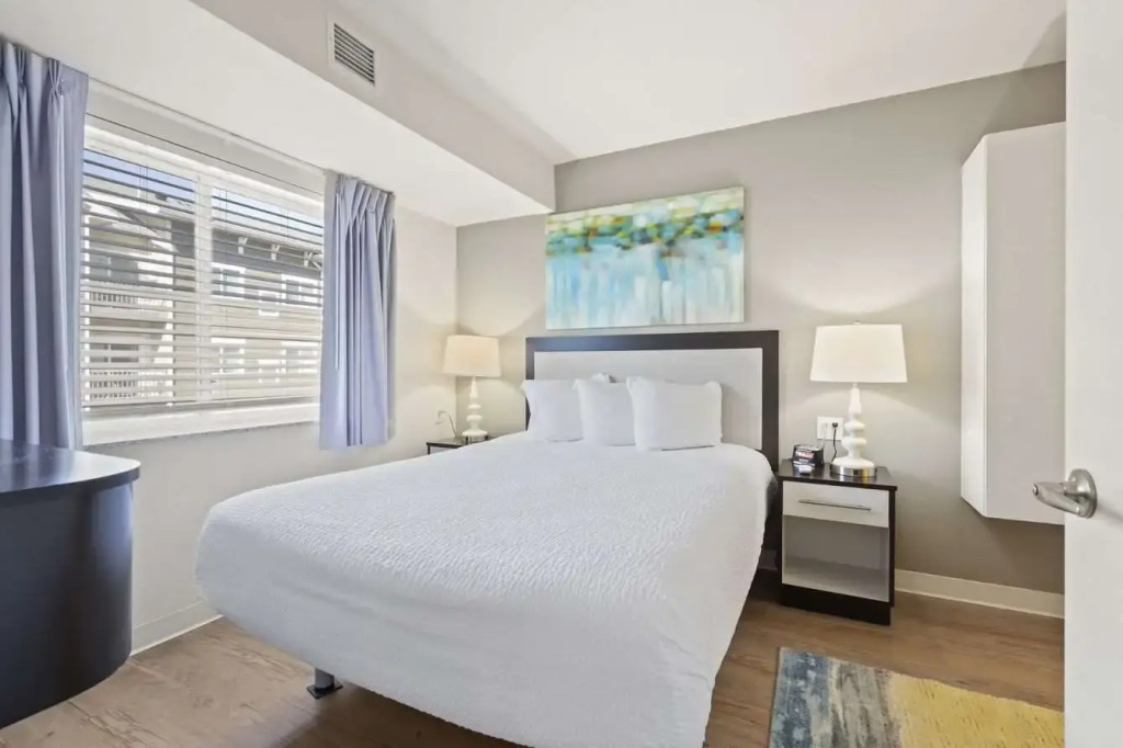 WaterWalk Extended Stay by Wyndham Kansas City - Overland Pk
