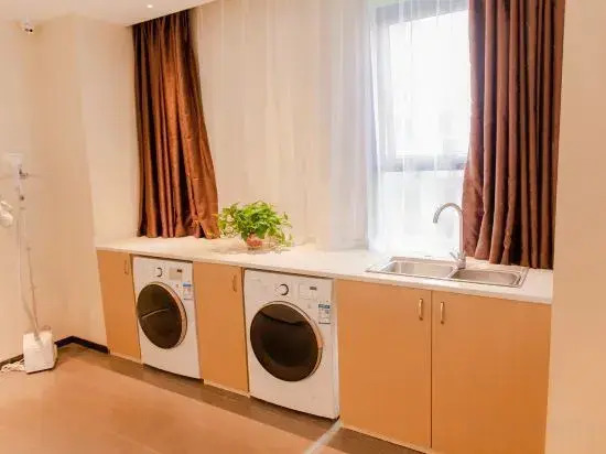 Qinin hotel (Haihang Square Metro Station Branch)