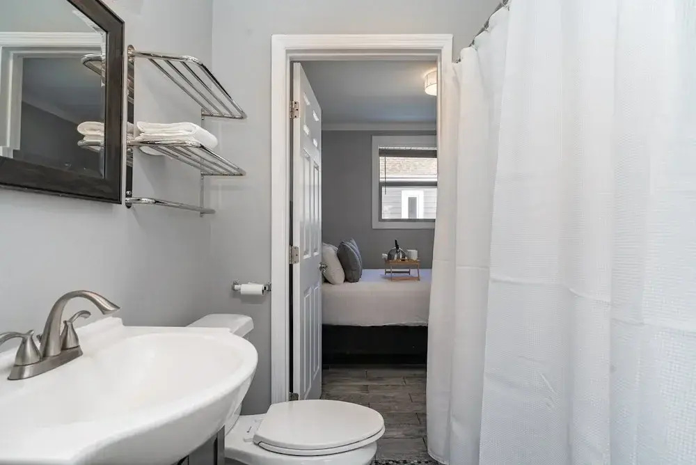 Opulent Pearl - Private Patio - Mins to Broadway