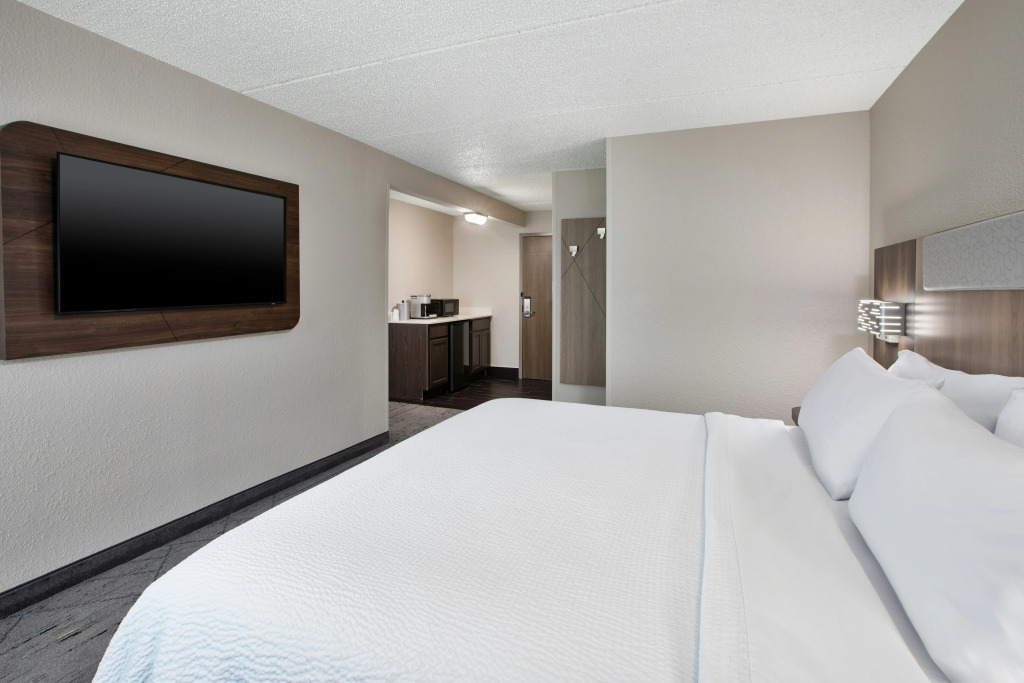 Holiday Inn Express & Suites Eden Prairie - Minneapolis by IHG