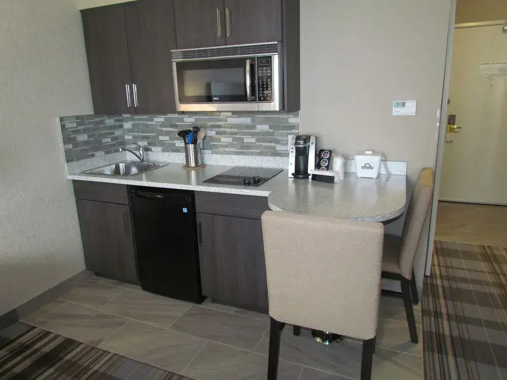 Airdrie Inn & Suites
