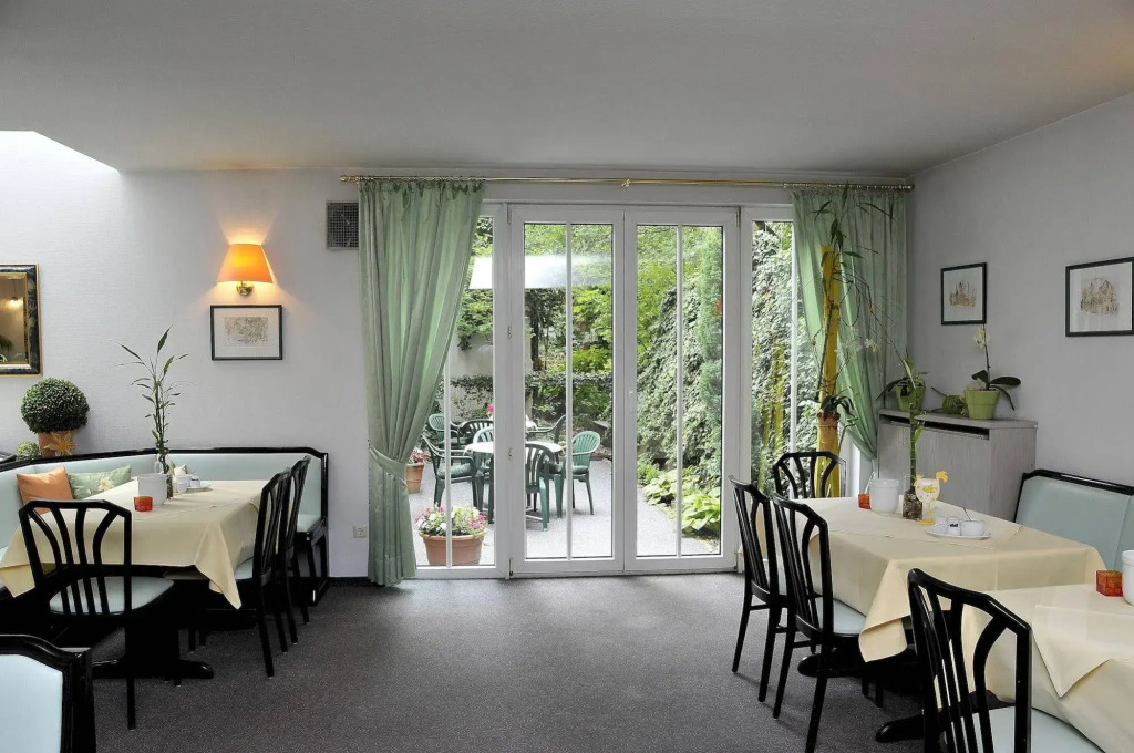 Garden Hotel