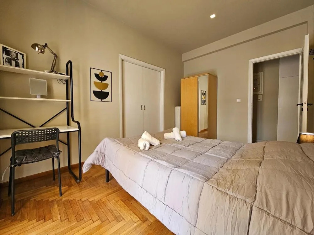J G Luxury Apartment - Athens Town