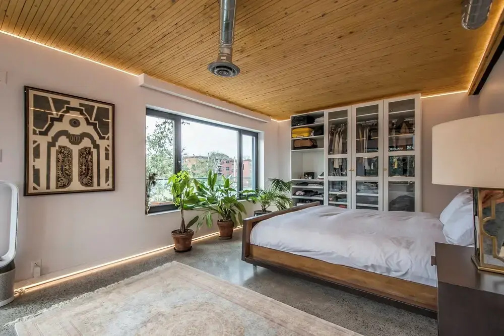 The Halifax Rooftop Home (Furnished)