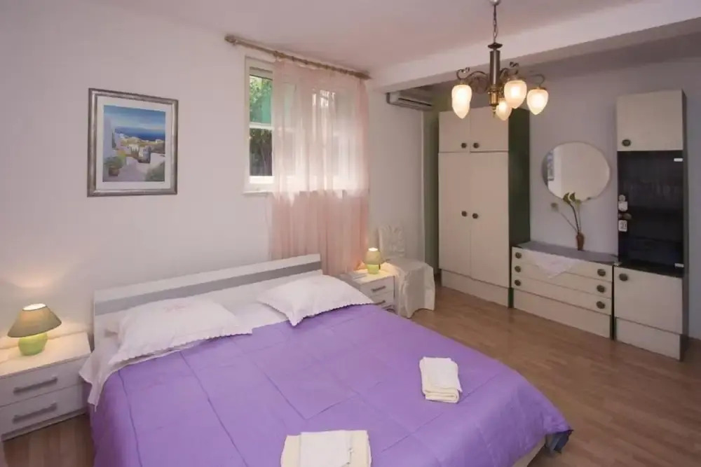 Brane - Great Location & Garden Terrace - A1