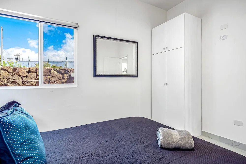 Dog-friendly Home 3 Rows to Beach With Rooftop Deck, Pool, hot Tub, & Kitchen