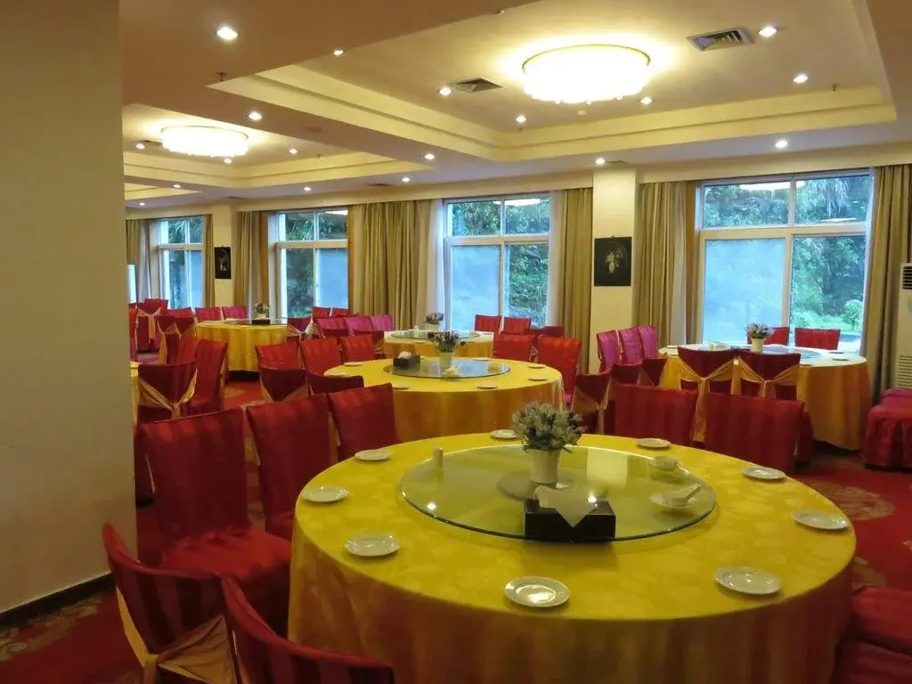 Yingshanhong Hotel
