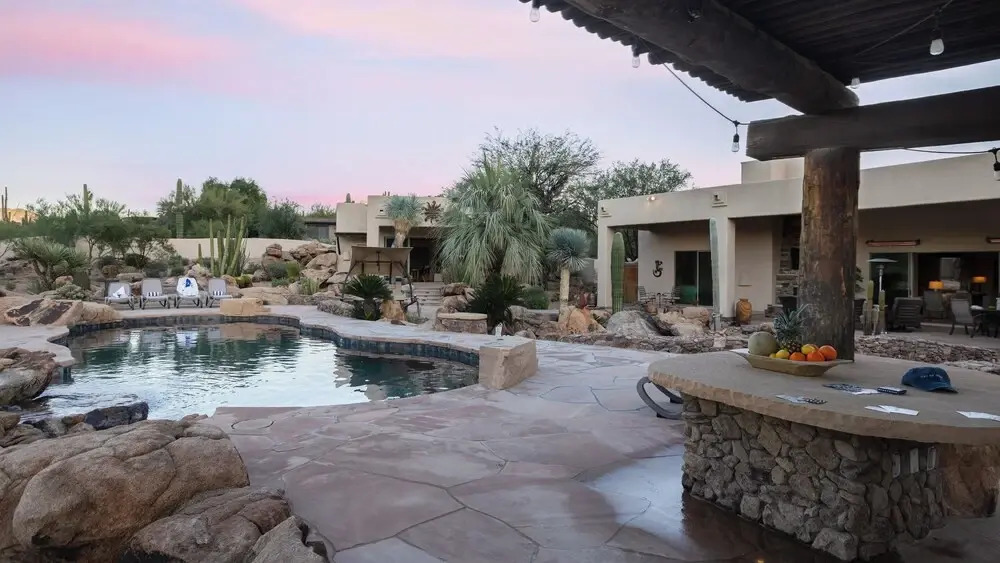 5bdr Oasis w/ Waterfall Pool, Hot Tub, Desert View Desert Cascase by Avantstay
