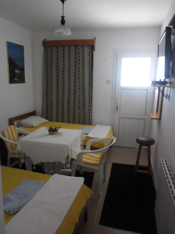 Cam Hotel