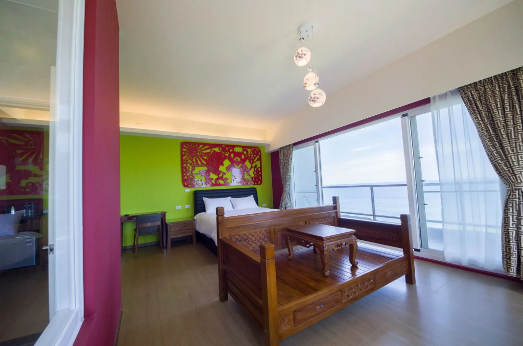 White Spray B&B