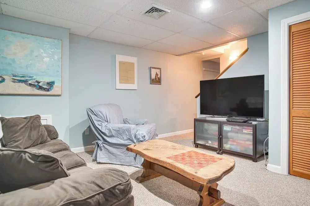 Beach & Lake Access: Group Getaway in Mashpee!