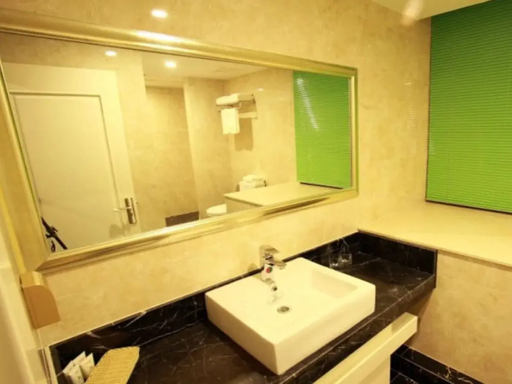 GreenTree Eastern Rizhao RongAn Shuimuqinghua Hotel