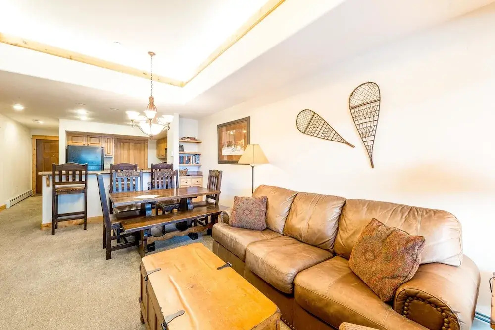 2740 Eagle Ridge Drive Condo - 2 Br condo by RedAwning