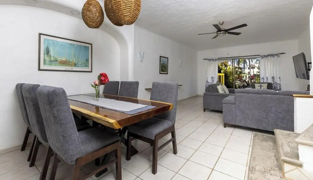 Cozy 3BR House - Front of Marina- Pool