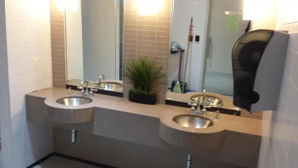2 Bedroom 1 Bathroom Prime Location in Mississauga