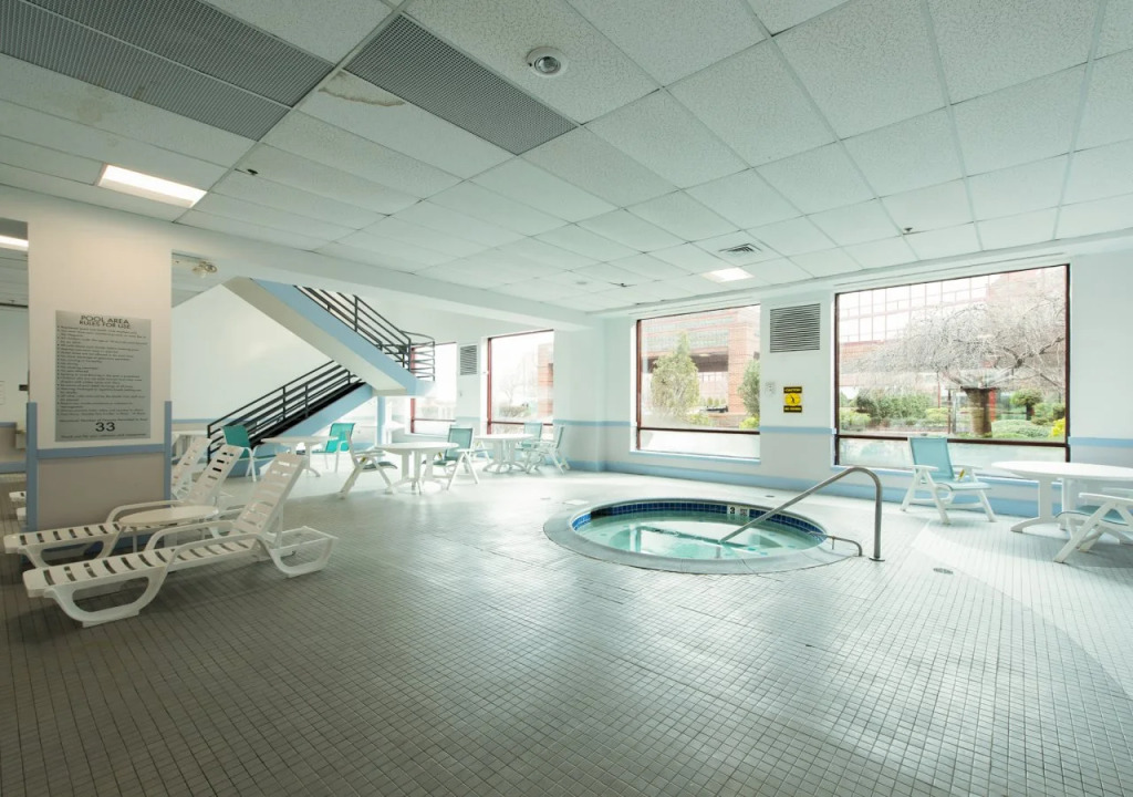 DoubleTree by Hilton New York-LaGuardia