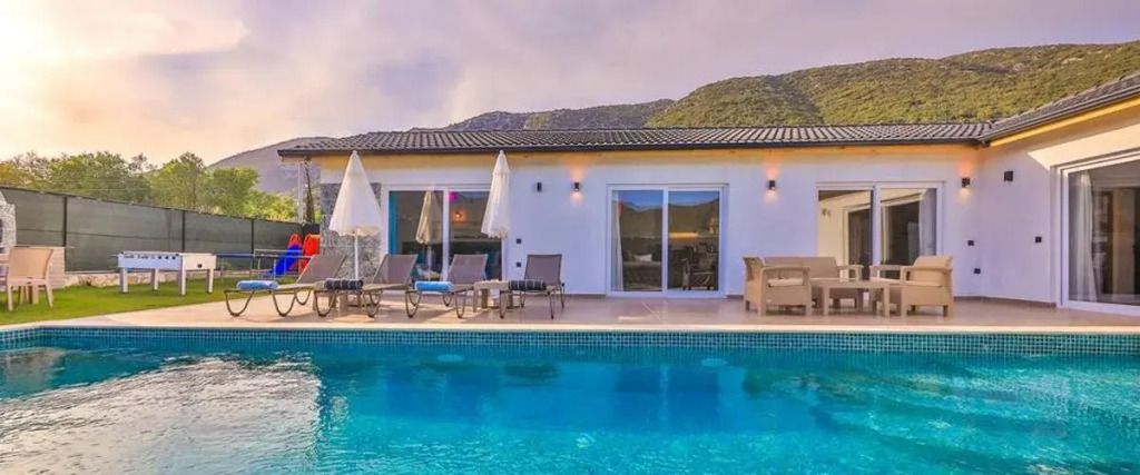 Villa Tawny