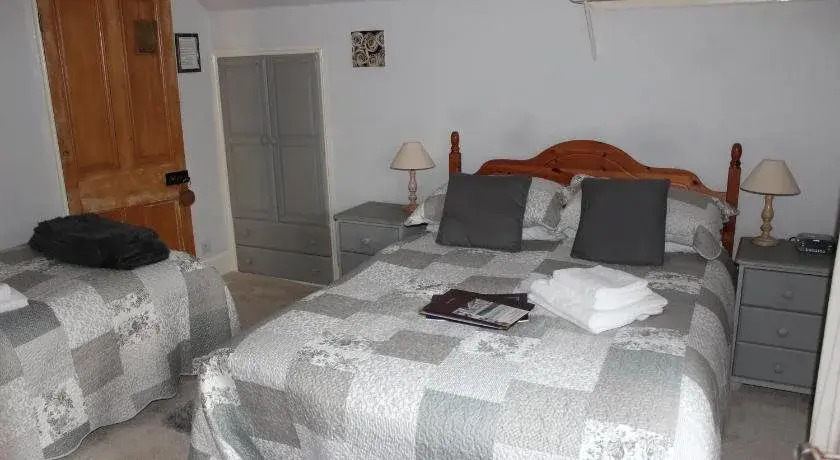 Ivy Bank Guest House - Room Only