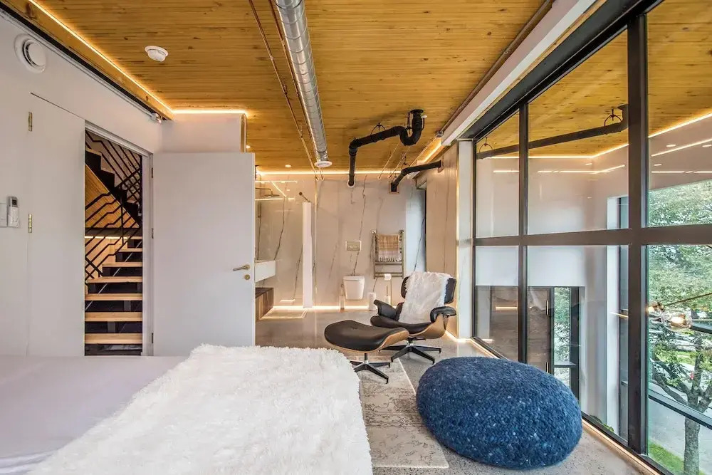 The Halifax Rooftop Home (Furnished)