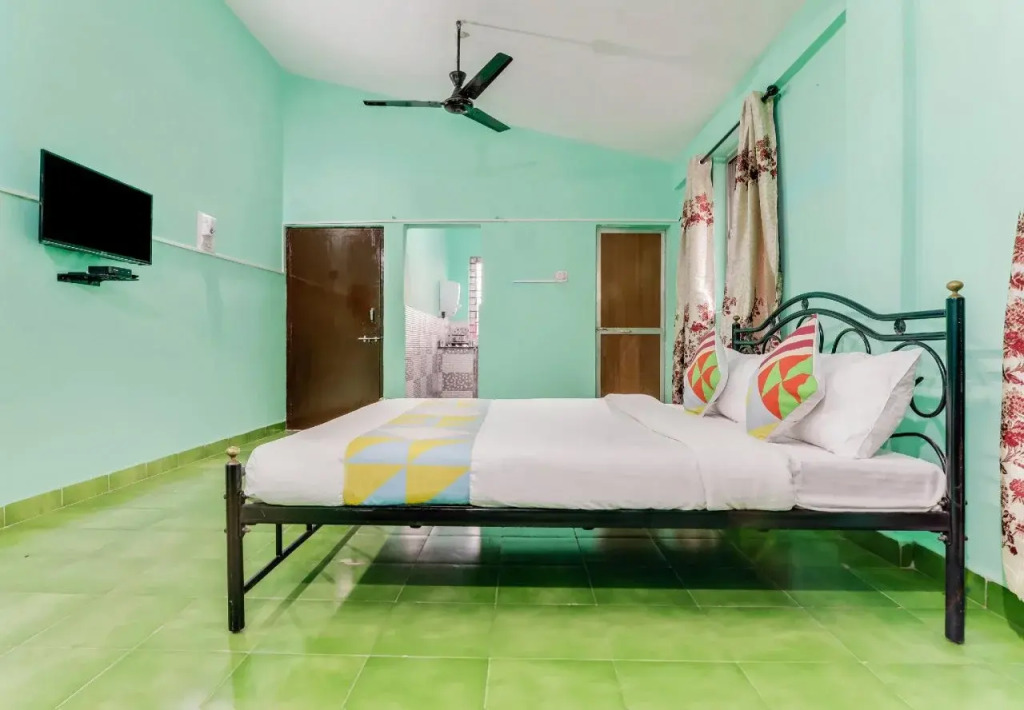 Classic Studio Home In Candolim
