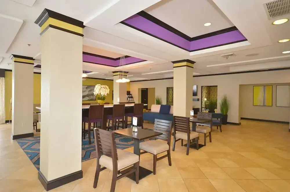 Holiday Inn Express Amp Suites Farmington