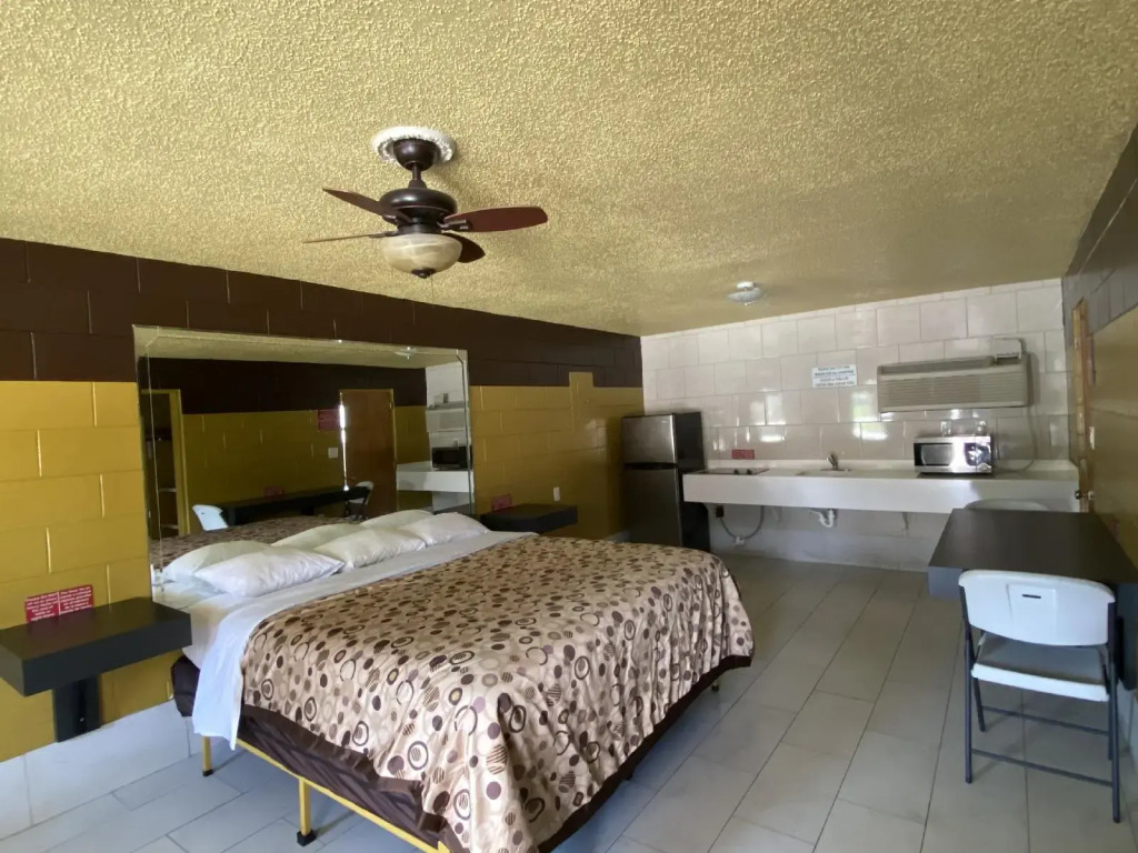 Savannah Inn and Suites Savannah Port Area