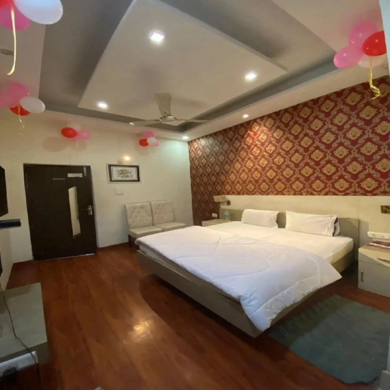 Townhouse by OYO Brahma Sarovar Formerly Krishna mahal