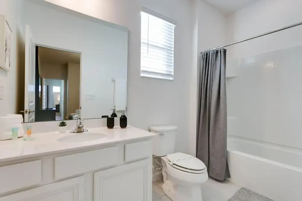6BR Luxury Home - Private Pool Hot Tub and BBQ
