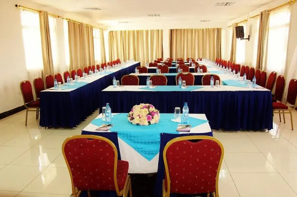 Dlux Hotel