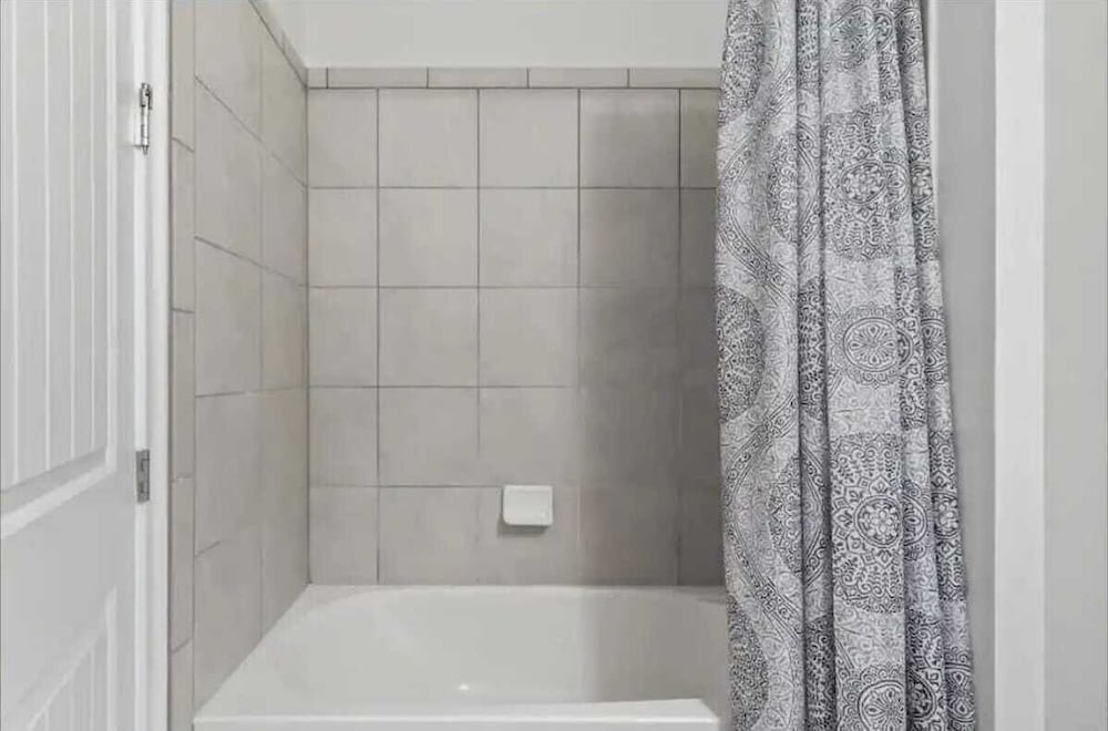 Family 5BR Retreat With Pool and Themed Bedrooms