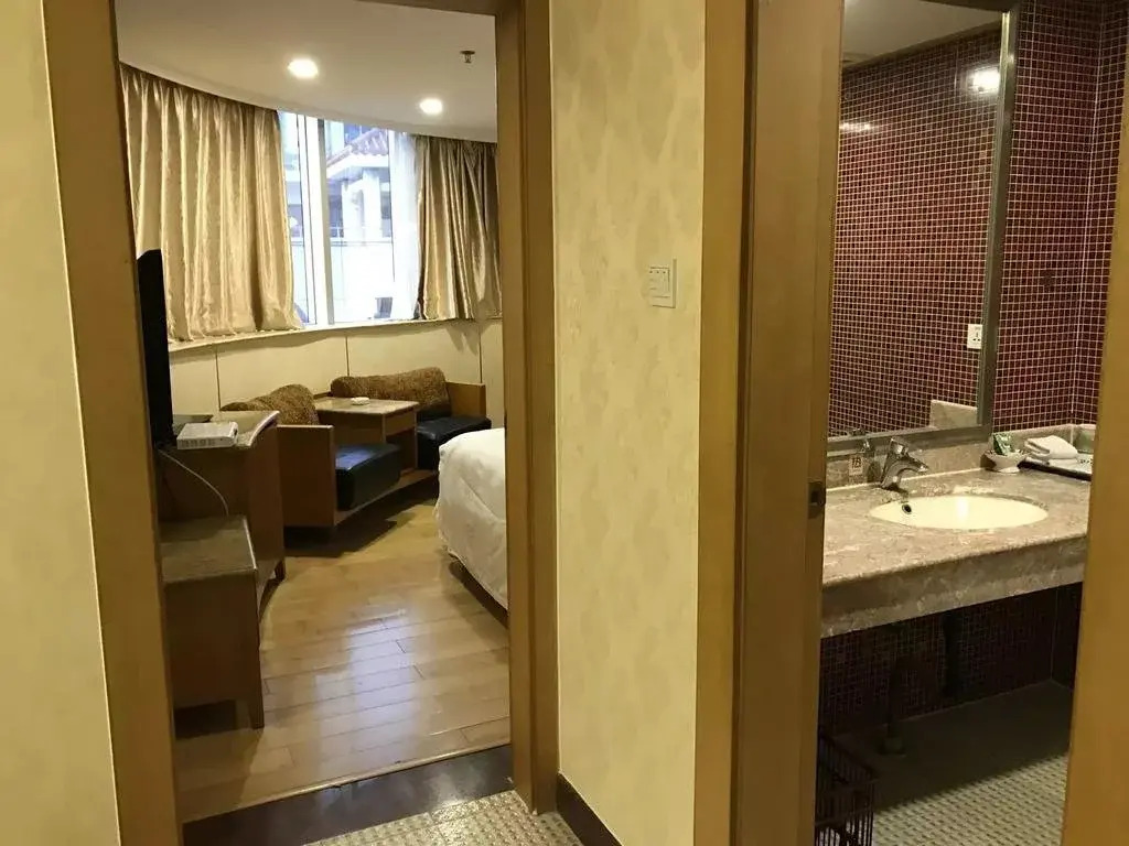 Spring Charm Hotel