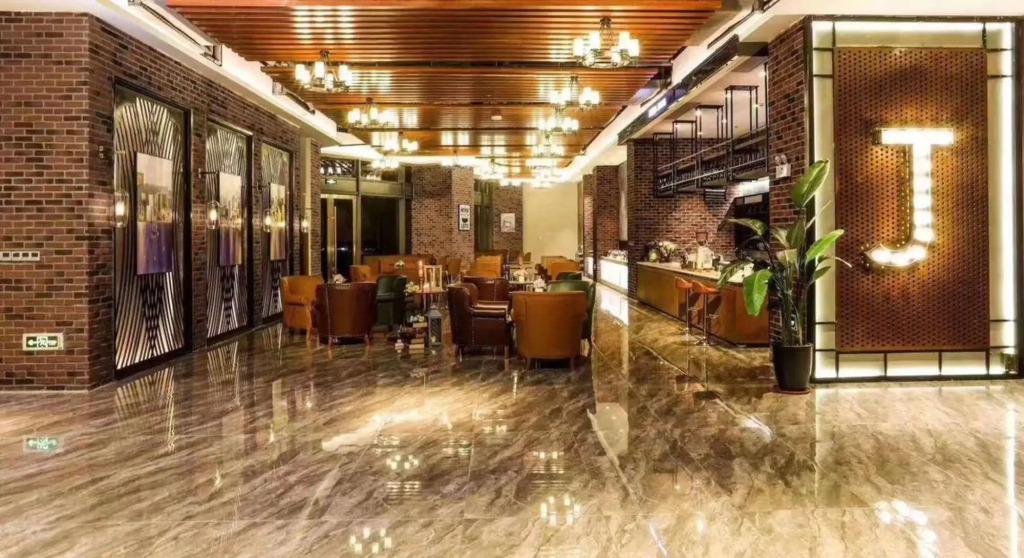 Huainan Gymnasium Industry and Trade Vocational and Technical College JAMES JOYCE COFFETEL