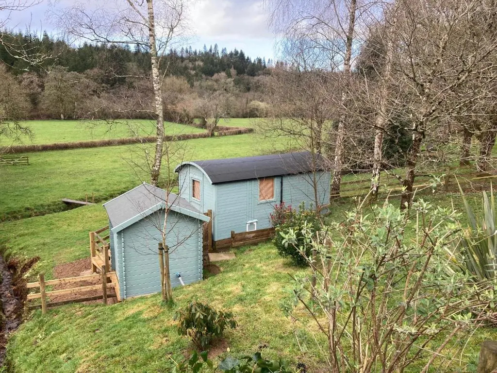 The Lookout Shepherd's Hut