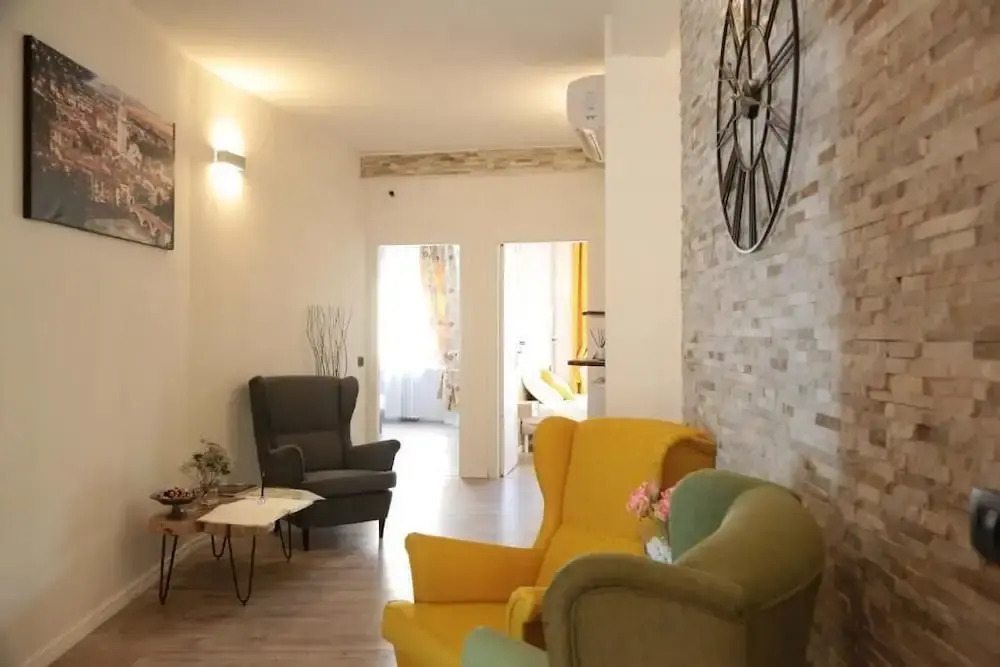 Aurelia Rooms