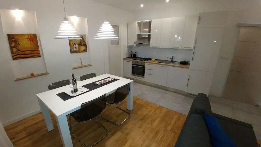 Le Monde Apartment