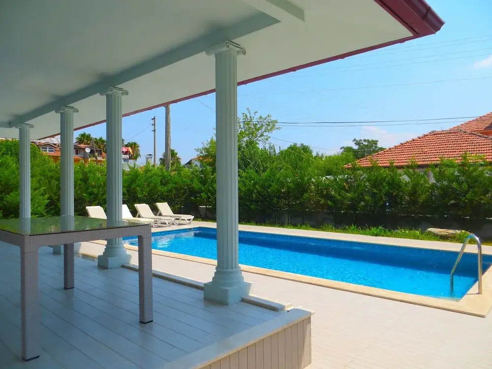 Dalyandreams Villa Sleeps12-pool-wifi-ac-parking