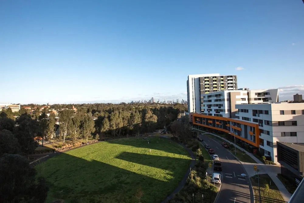 Stunning Apartment In Parkville