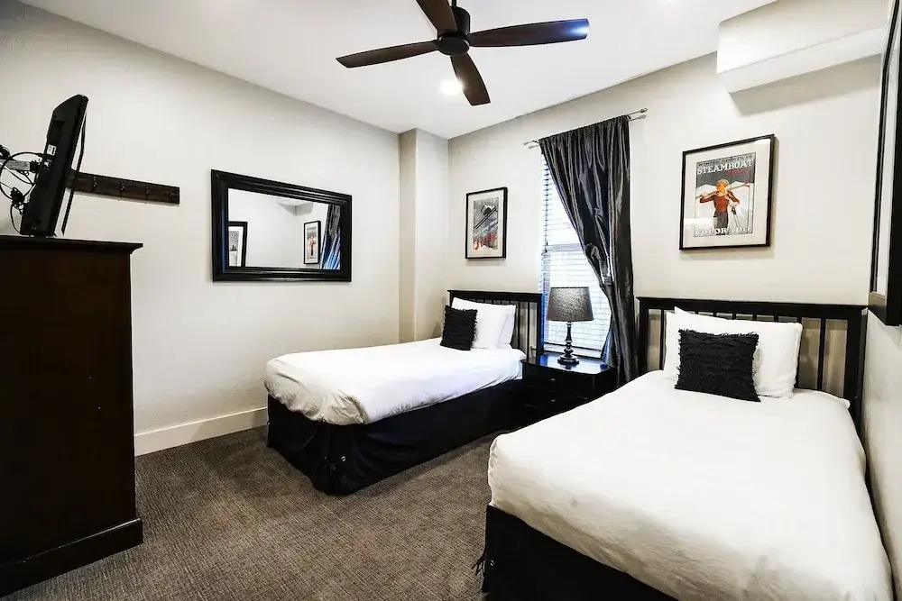 Woodside Haus 3 Bedroom Home by RedAwning